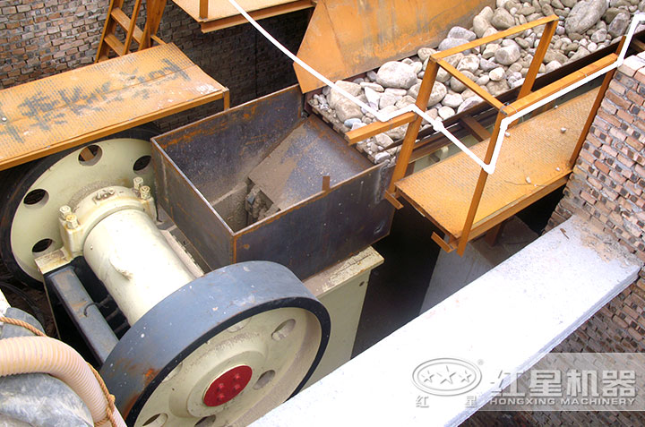 顎式破碎機(jī)、給料機(jī)